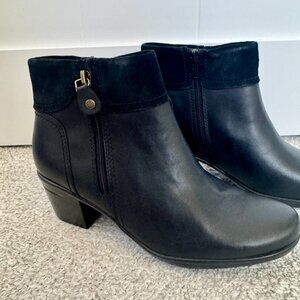 BRAND NEW Clarks Women's Emslie Twist Fashion Boot